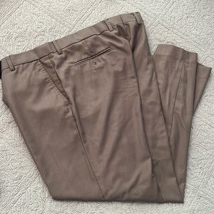 Mens Ferrecci dress pants. Taupe. Size 40/30